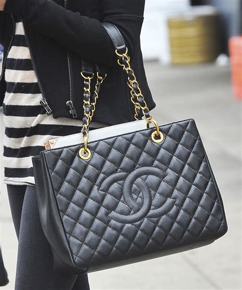 Chanel Grand Shopping Tote (GST) .